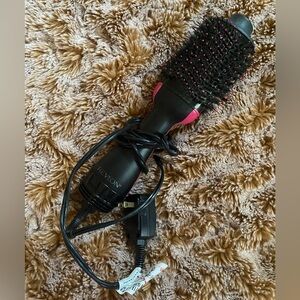Viral Revlon Black and Pink Styling blow dryer Brush
